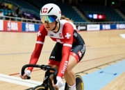 瑞士女子自行车选手实力抢镜