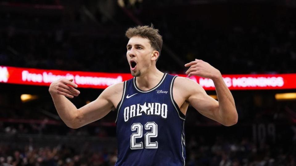 某NBA教练：我们防守杰伦-格林时很困难，他肯定能搭档布克