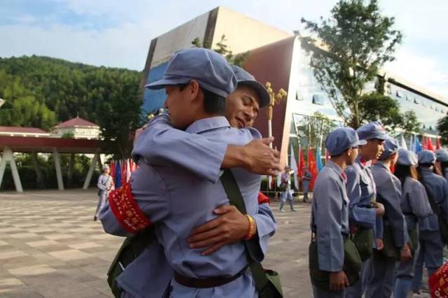 关于埃基蒂克未来不被红军球迷看好法鹰锋线出品又坑又贵的信息